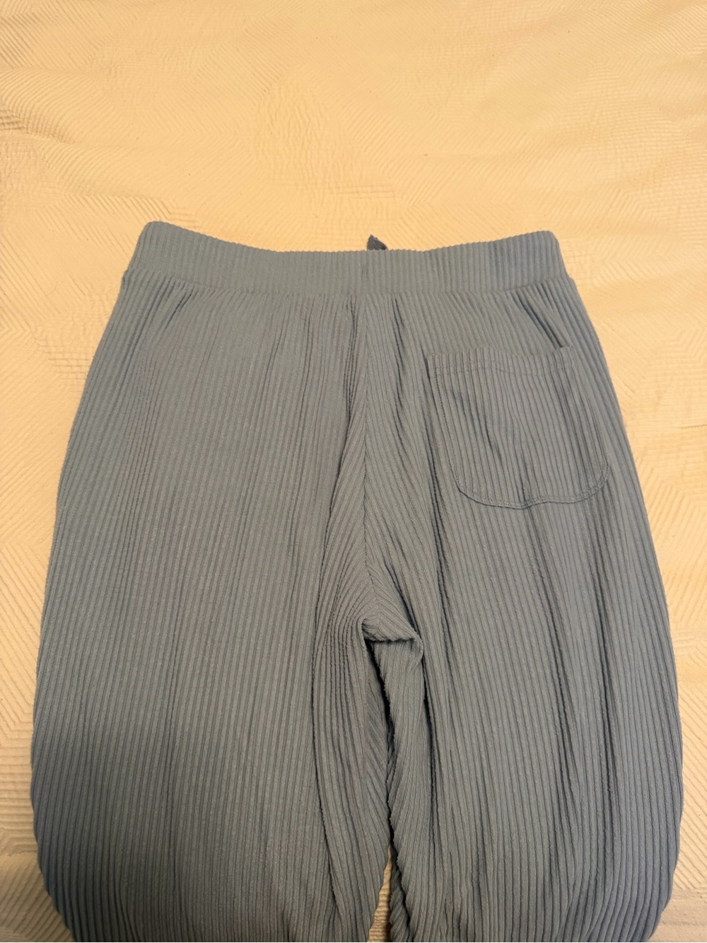 ALO Muse Sweatpants - Picture 2 of 3